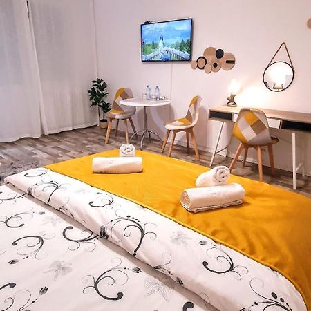 The Yellow King - Luxurious Apartment Bükreş Dış mekan fotoğraf