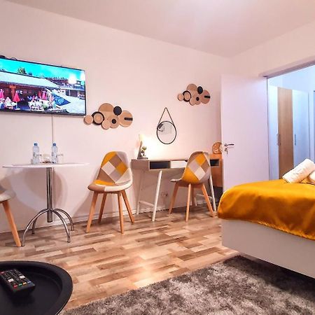 The Yellow King - Luxurious Apartment Bükreş Dış mekan fotoğraf